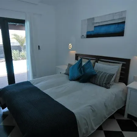 Playa Blanca Sleeps 4 With Pool Villa *