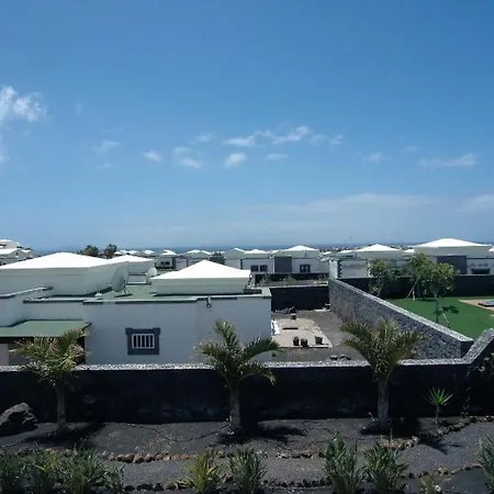 Playa Blanca Sleeps 4 With Pool Villa