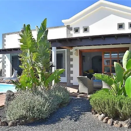 Playa Blanca Sleeps 4 With Pool * Πλάγια Μπλάνκα